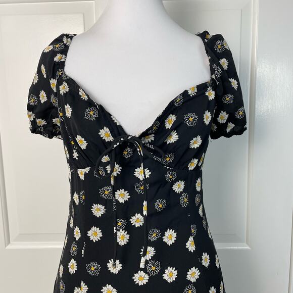 BP Ditsy Floral Tie Front Minidress In Black- White Daisy NEW NWT Size Small - Picture 3 of 7